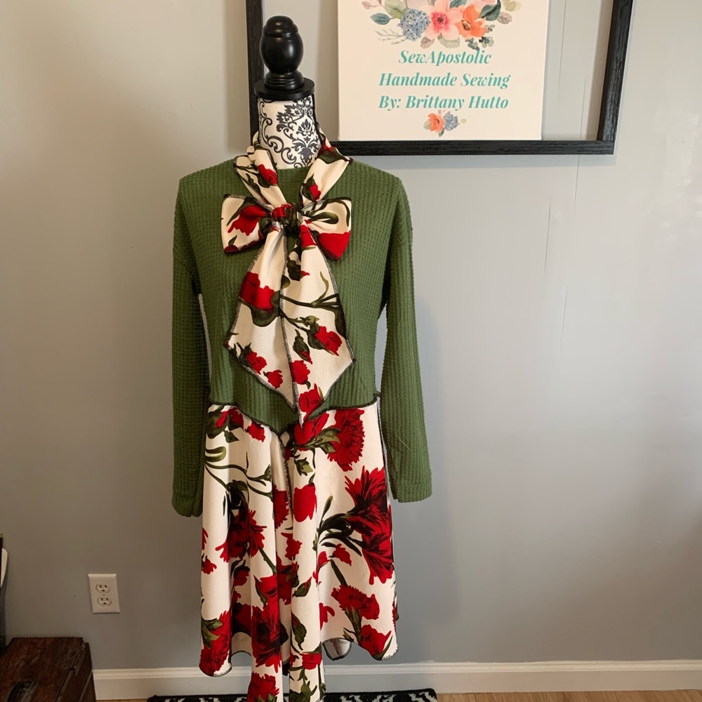 SOLD! 🛑Handmade sweatshirt with matching scarf!